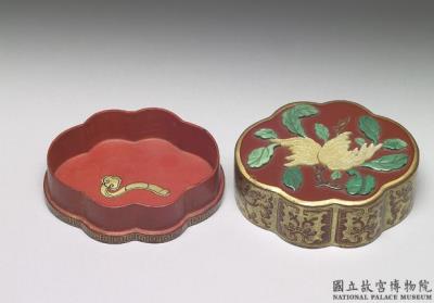 图片[3]-Lobed box with bergamot decor/ Mother-and-pearl inlaid lacquerware-China Archive